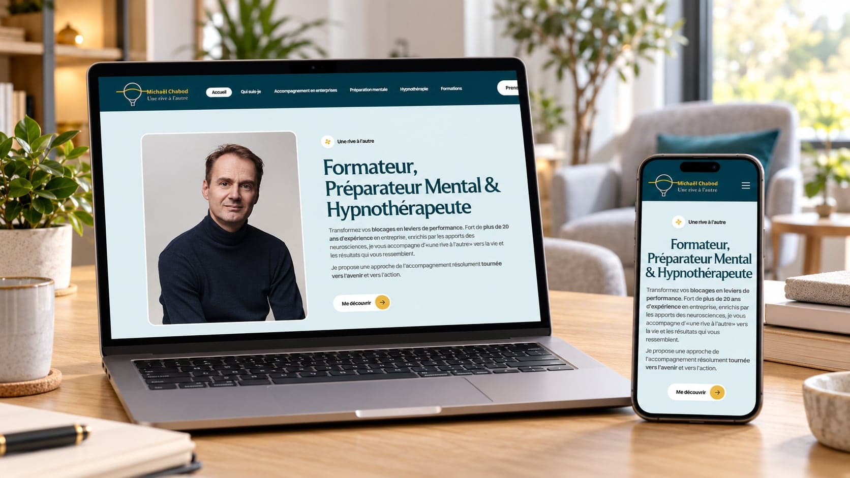 Site de Michaël Chabod réalisé par LEVEL 1 : page d'accueil sur ordinateur et téléphone